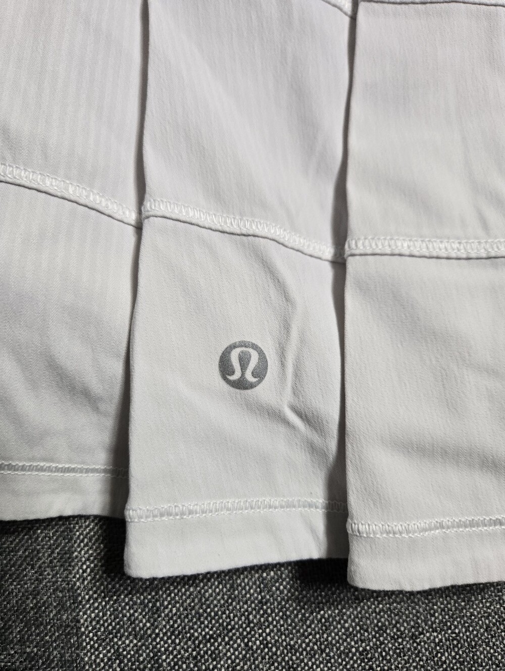 Lululemon Pace Rival White Mid Rise Skirt Regular First Release sz 6 - Picture 8 of 9